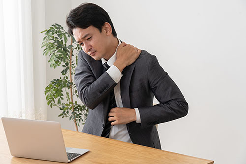 パソコン作業の際のストレートネック